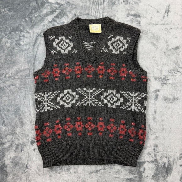 Gaeltarra Vintage Wool Sweater Vest Mens 38 Grey Red Fair Isle Made in Ireland - Picture 2 of 7